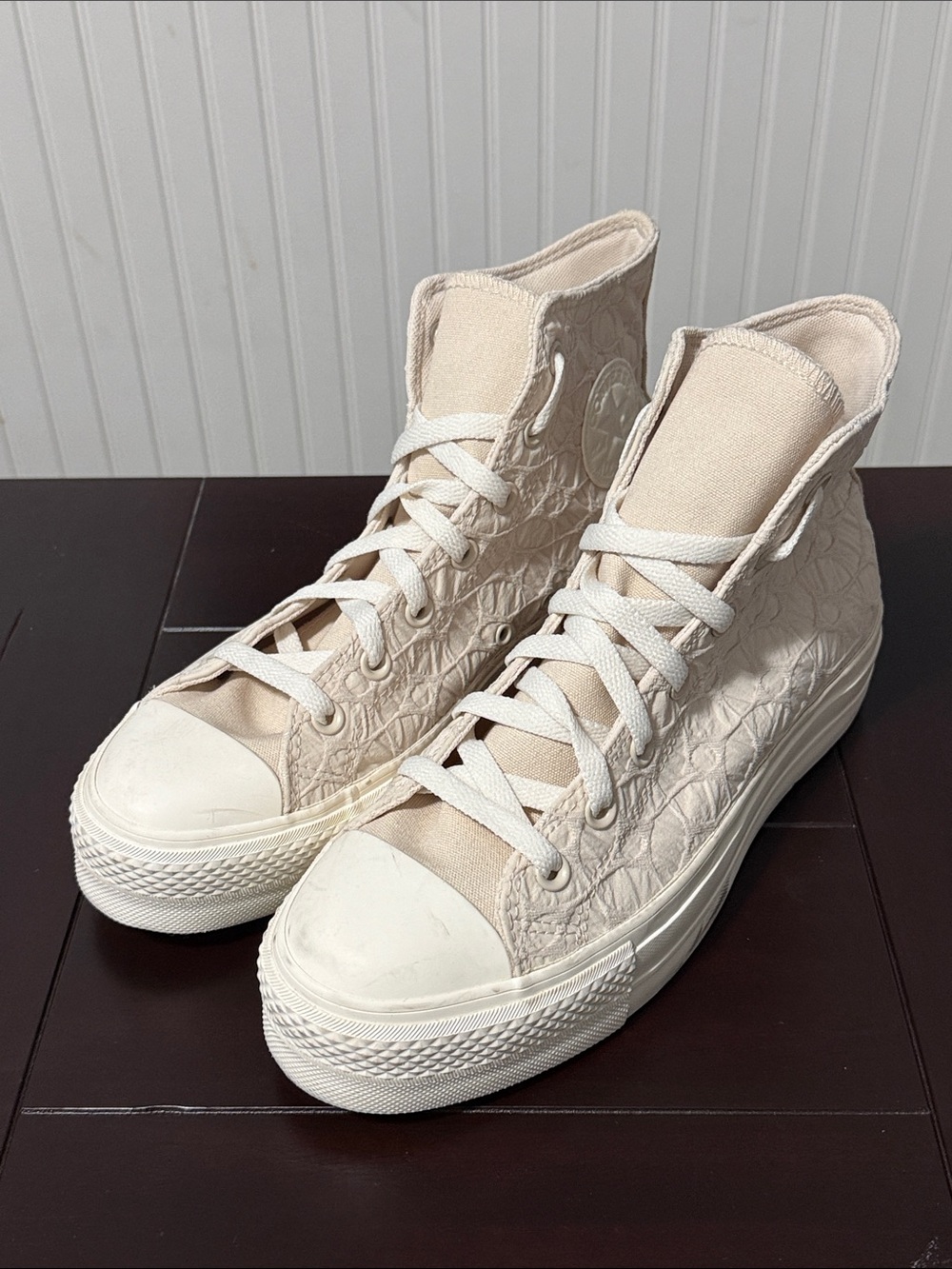 Converse Women’s Cream High-Top Platform Textured Sneakers Size 9.5 New No Box
